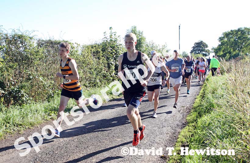 Start of the 5k Run Northumberland Matfen. Photo: David T. Hewitson/Sports for All Pics